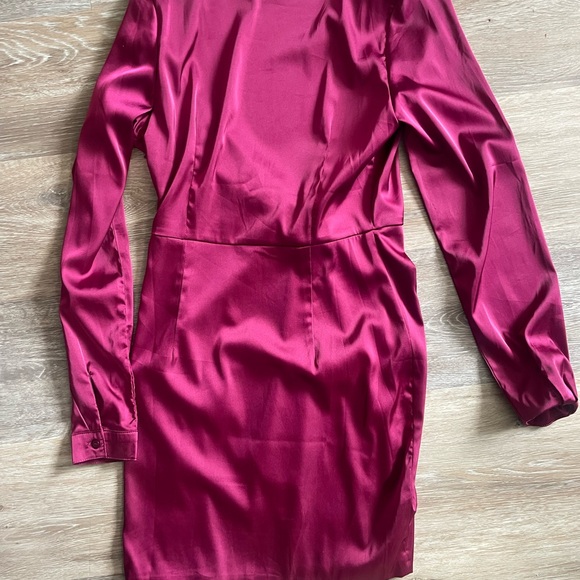 Pink satin fashion nova dress size small - Picture 4 of 5